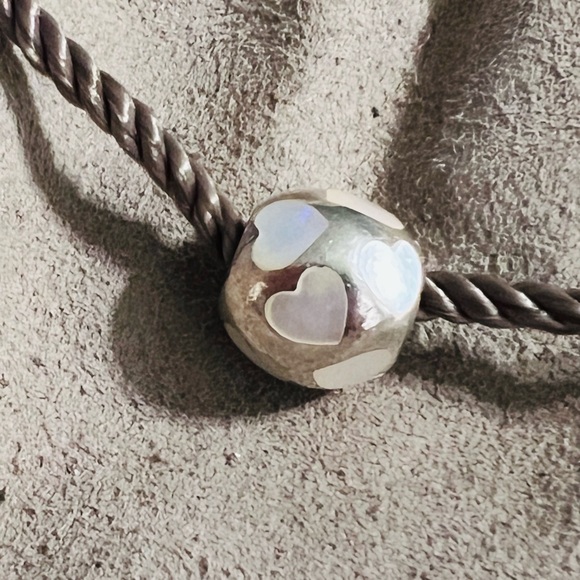 Pandora white mother of pearl hearts charm - Picture 2 of 2